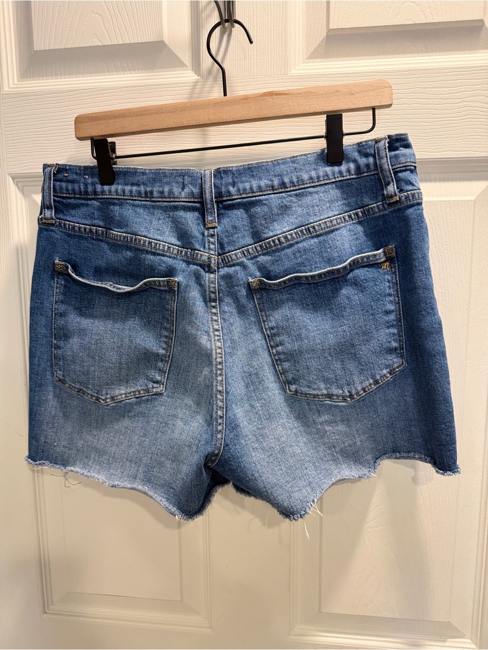 Madewell High Rise Denim Shorts Size 31 Blue Wash Raw Hem Cutoff Jean Shorts - Picture 6 of 10